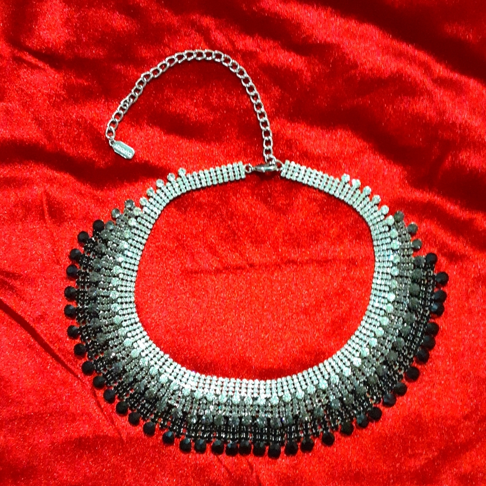 Statement necklace
